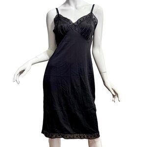 💙💖Vintage 60s Kayser Dainty Black Clover Embroidered Lace Slip Dress